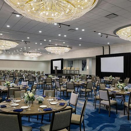 The Westin Oaks Houston At The Galleria Exterior photo