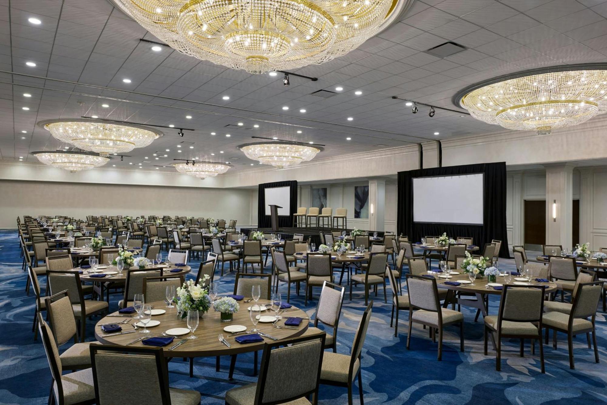 The Westin Oaks Houston At The Galleria Exterior photo