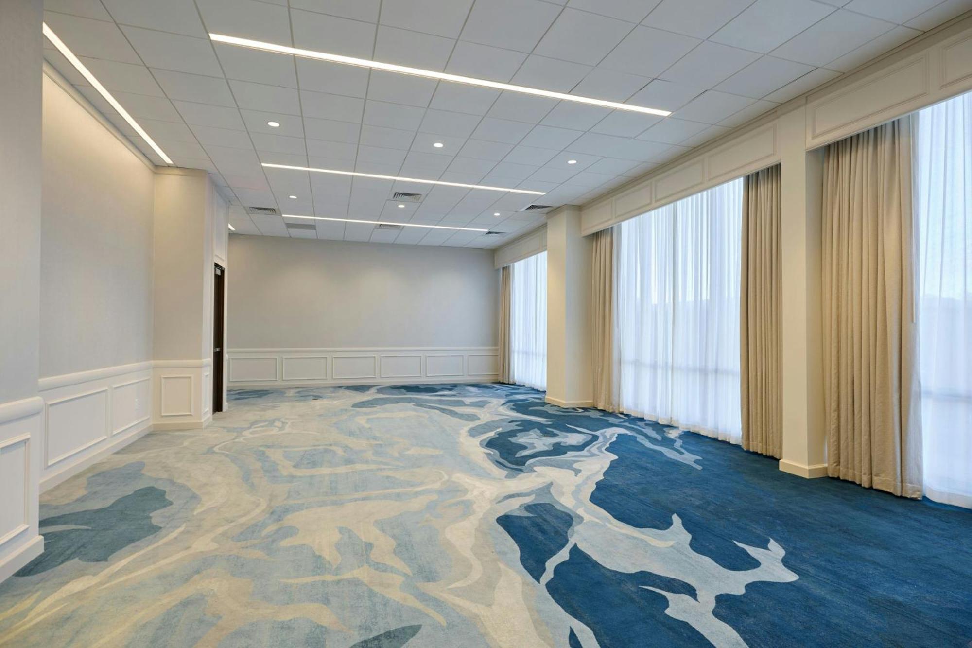 The Westin Oaks Houston At The Galleria Exterior photo