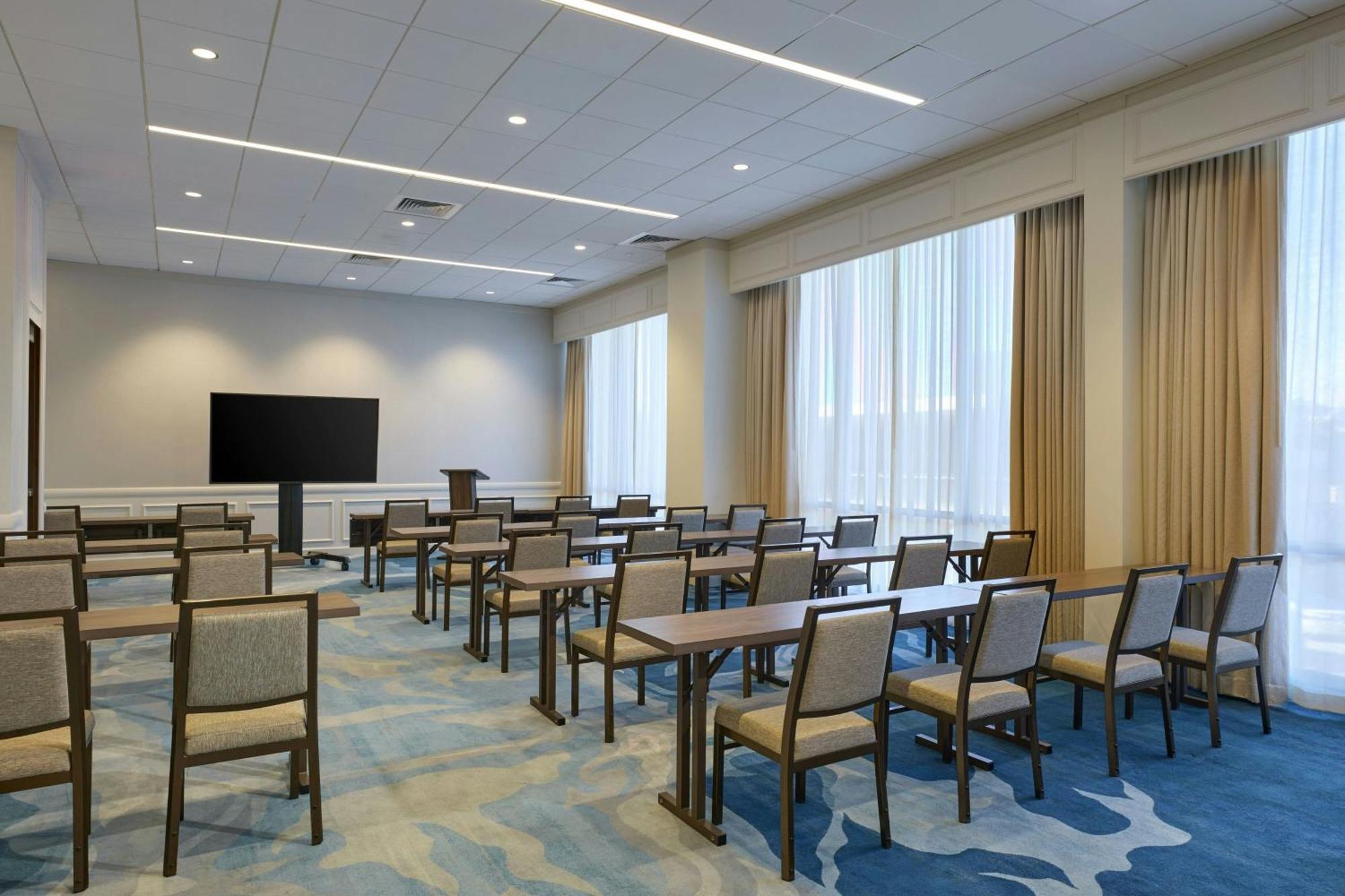 The Westin Oaks Houston At The Galleria Exterior photo